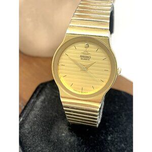 Seiko Women's Watch 5Y91-6010 Vintage Quartz Gold Dial Stainless Steel 28mm